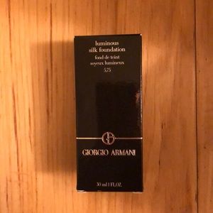 Giorgio Armani luminous silk foundation 5.75